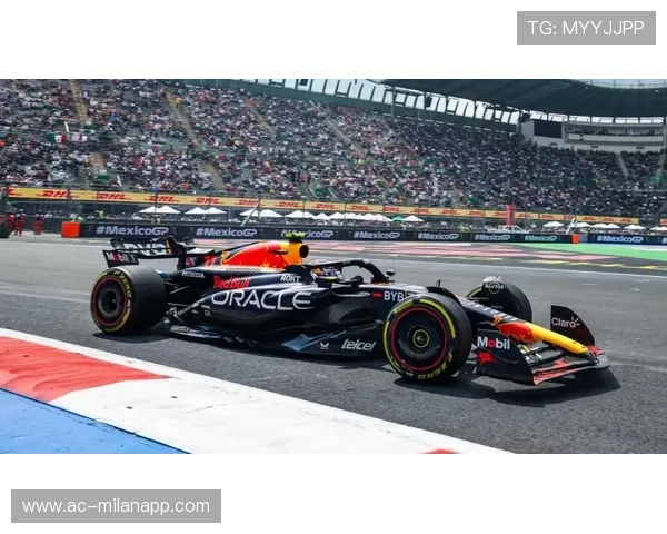 F1赛季再掀高潮,维斯塔潘与汉密尔顿的世纪对决 F1赛季再掀高潮,维斯塔潘与汉密尔顿的世纪对决